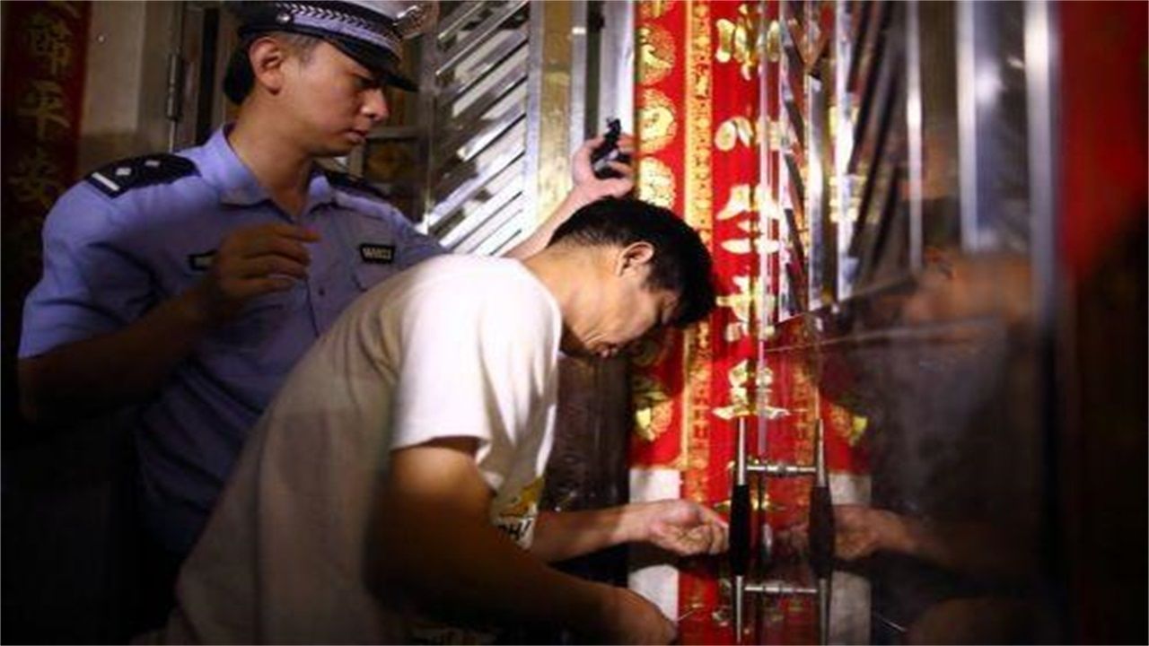 商洛地区请开锁师傅开了锁后，师傅为什么一般都不进门，就算主人请也不进去？